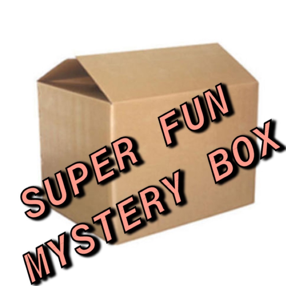 MYSTERY BOX (female items)